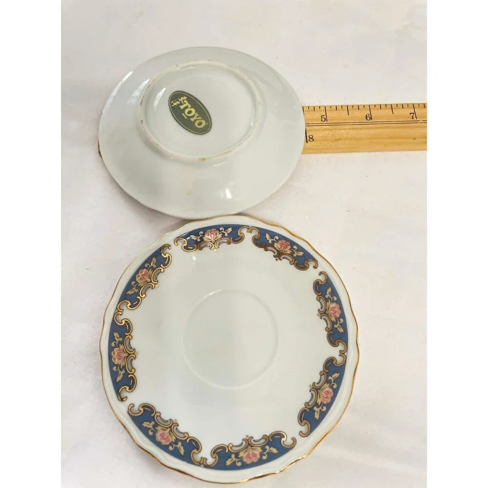 Toyo Saucers Set of 2 4.75in White Cobalt Blue‎ Floral Gold Gilt Japan